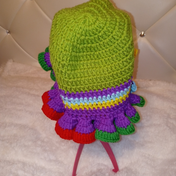 Crochet Ruffle hat - Picture 3 of 4